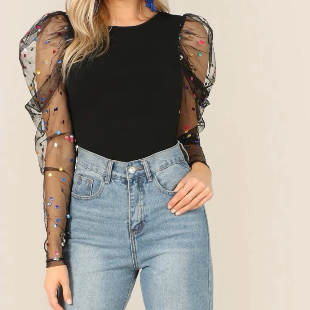 Top with Mesh Balloon Long Sleeves with Colorful Polka Dots